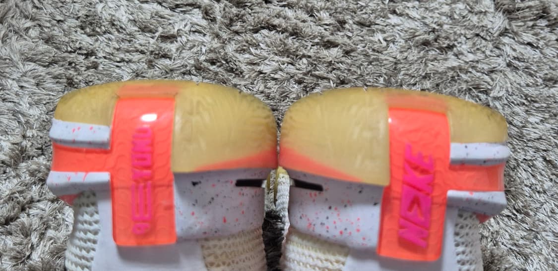 나이키 줌지티컷1 크림슨 화이트 (270) 교환X 상품이미지7