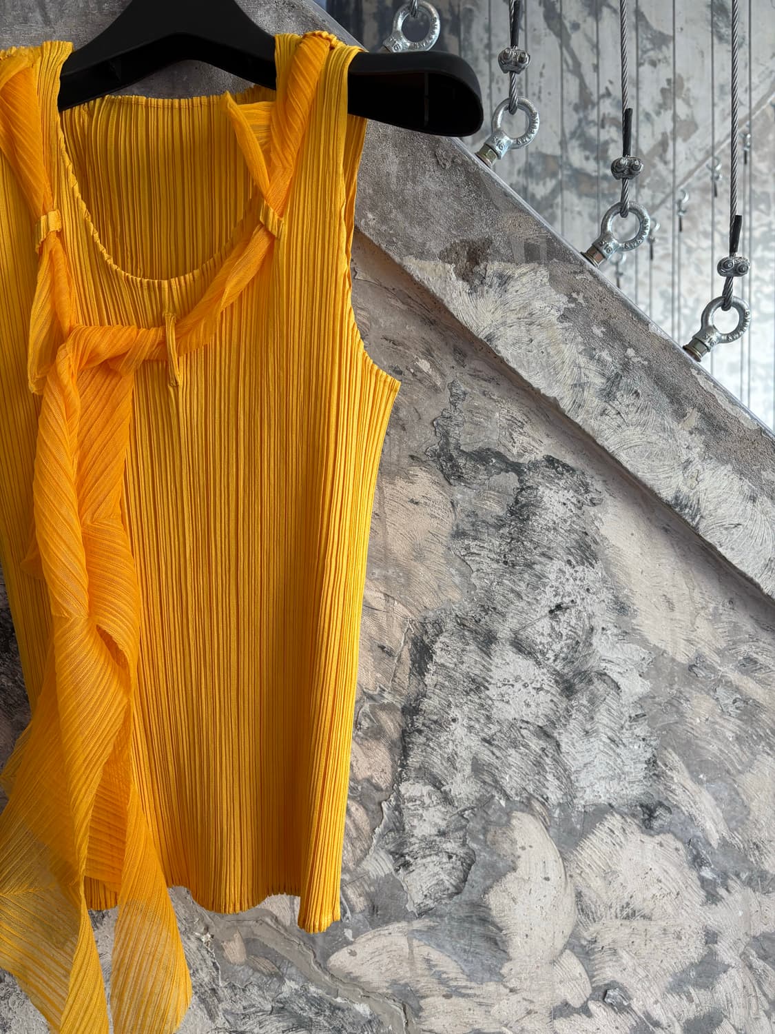 PLEATS PLEASE ISSEY MIYAKE Jaune Top 상품이미지5