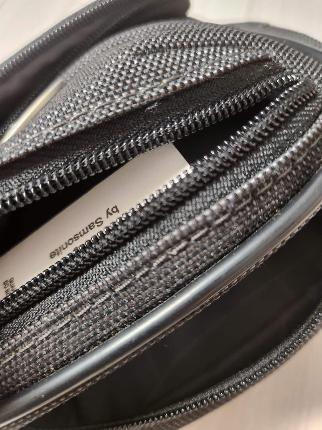 미사용) 샘소나이트 크로스백

여러 중고사이트에도 같이 판매하고 있어서  상품이미지6