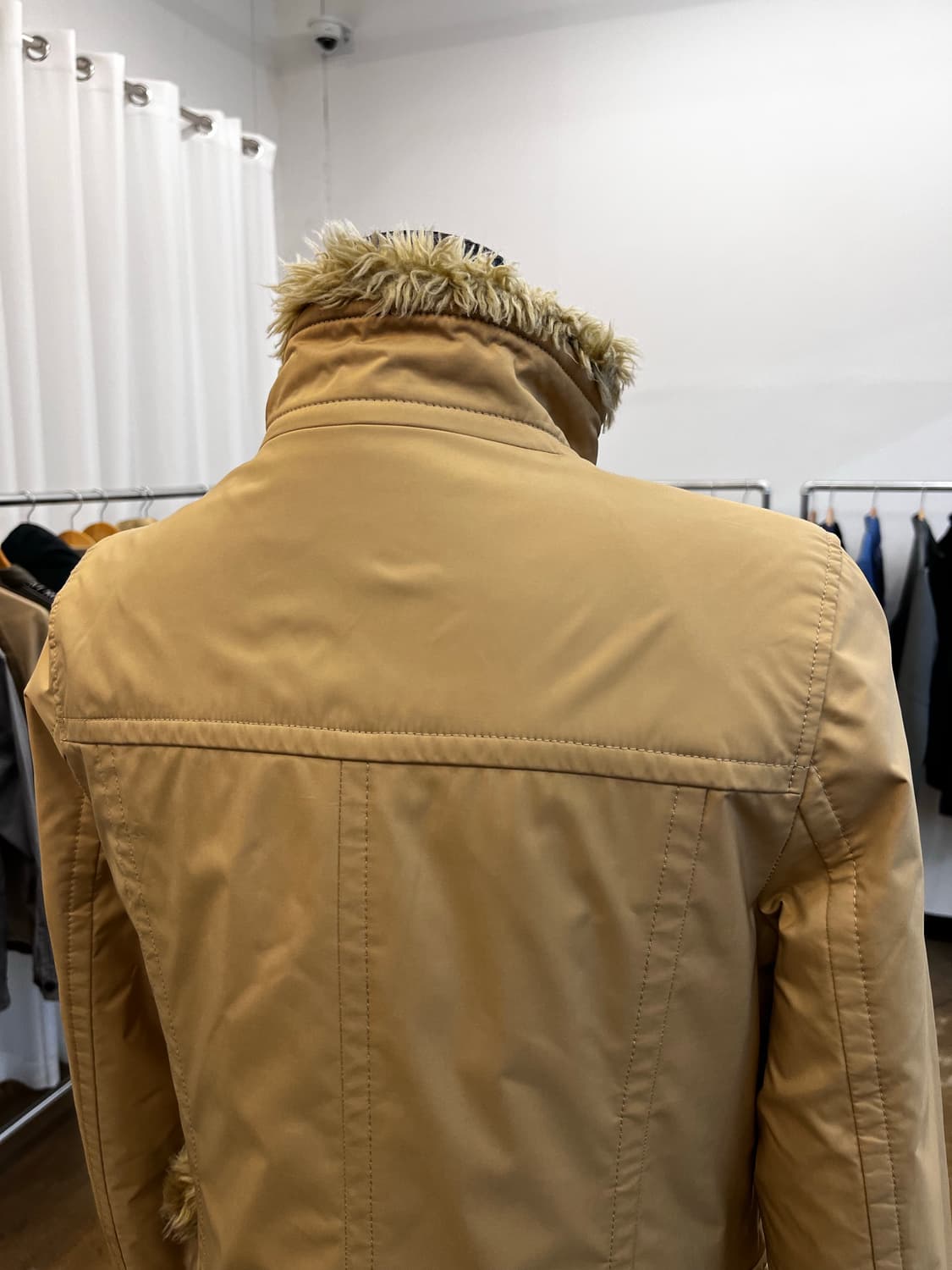 버버리 블루라벨 퍼 트리밍 하이넥 자켓 상품이미지5