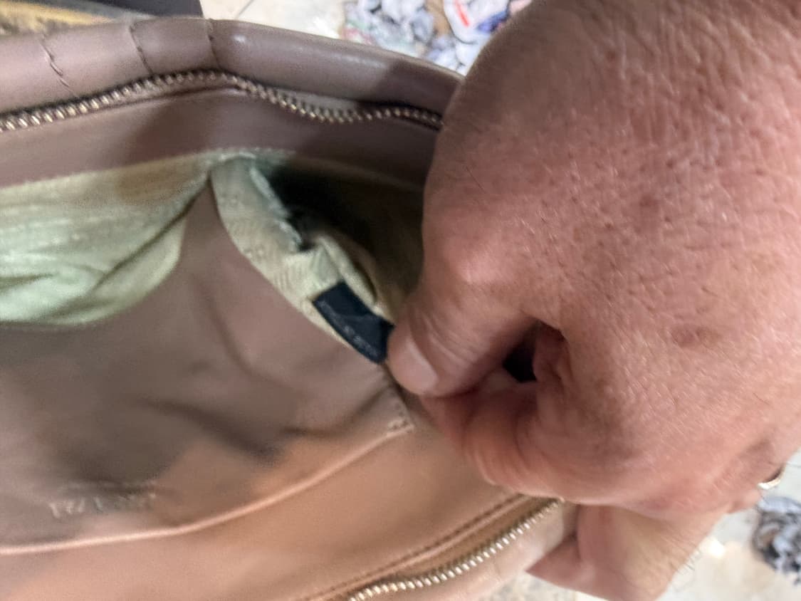 정품 프라다 다이어그램 퀄팅 클러치 크로스백 팝니다 상품이미지9