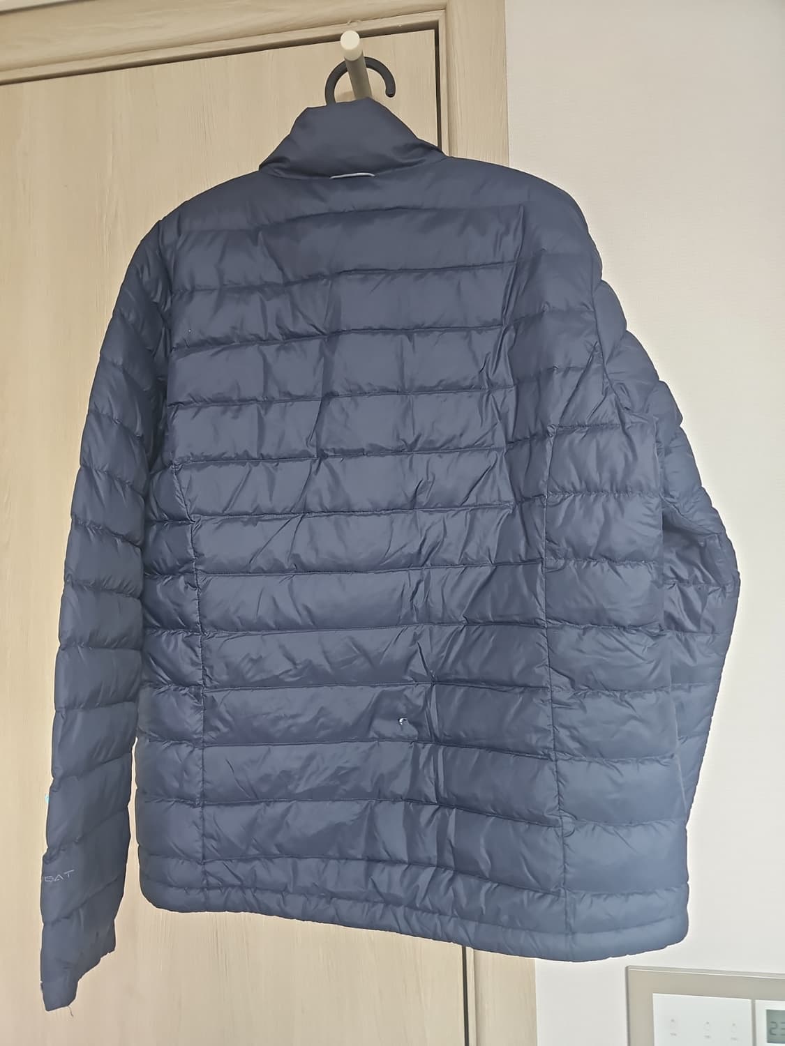 콜롬비아 정품 구스경량패딩 105사이즈 판매합니다 

​
 상품이미지3