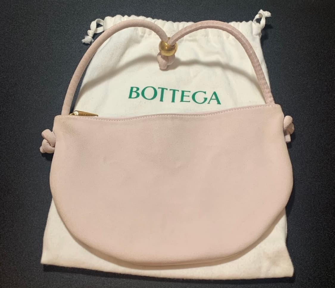 보테가베네타 하프문 스웨이드백 상품이미지2