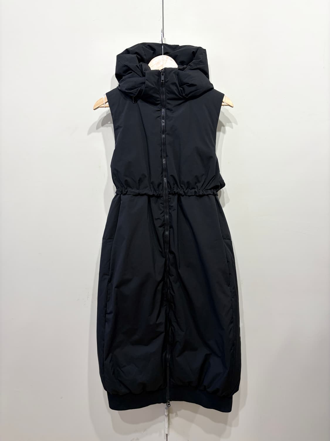 Y-3 후드 슬리브리스 롱 다운 베스트 상품이미지1