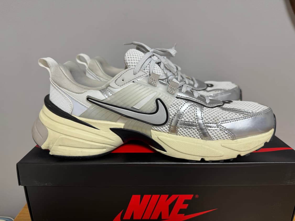 나이키 Y2K 런 / 써밋화이트 / 285 / 신품급 상품이미지6