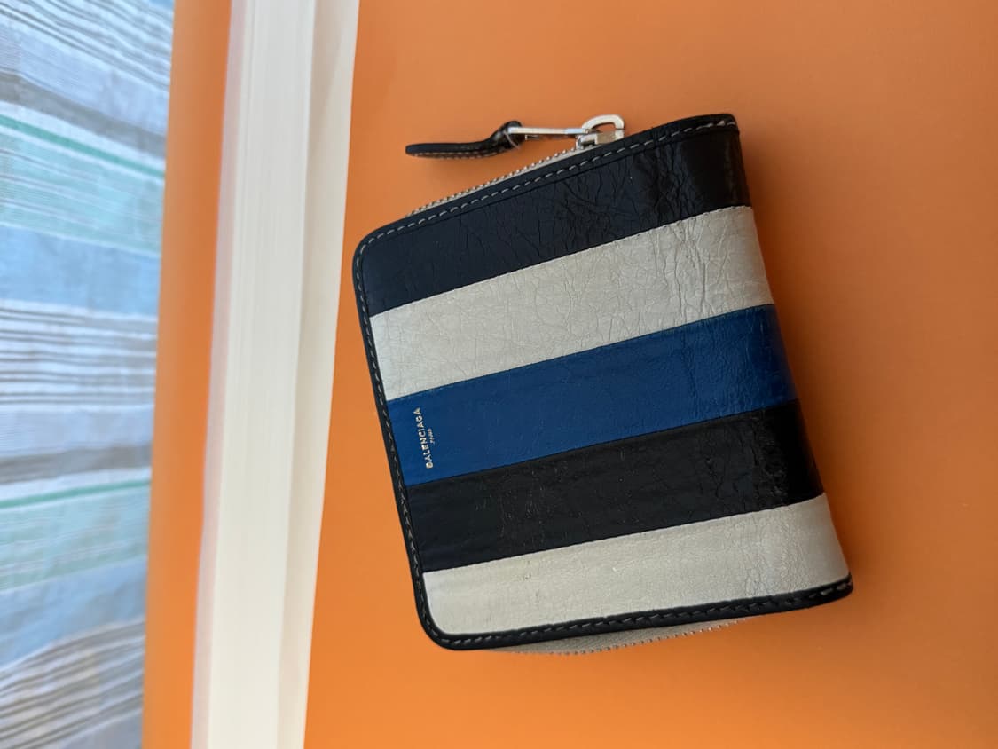 발렌시아가 스트라이프 반지갑 상품이미지1