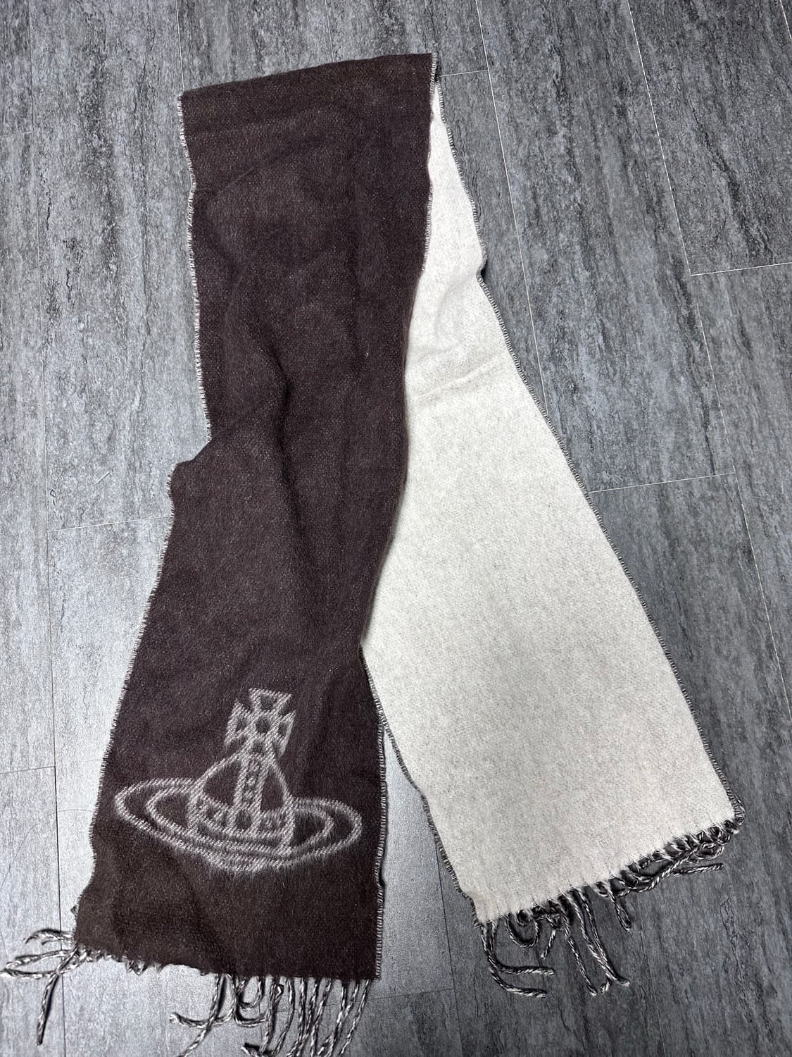 비비안웨스트우드 양면 ORB 로고 머플러 상품이미지9