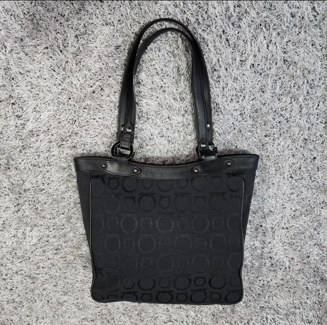 페라가모 자카드 숄더백 상품이미지2