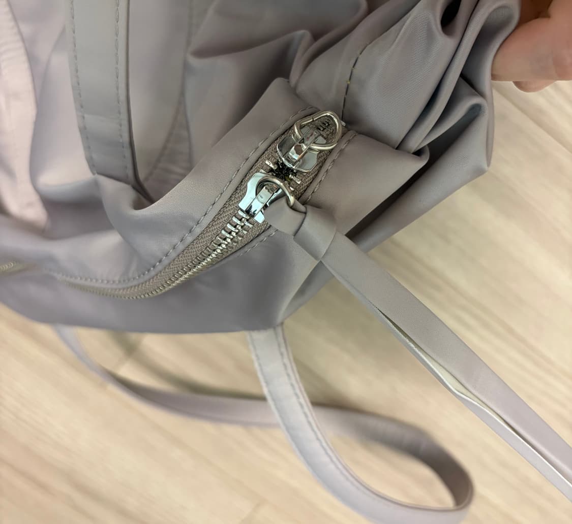 히어리 오로라 셔링 더플백 라일락 상품이미지3