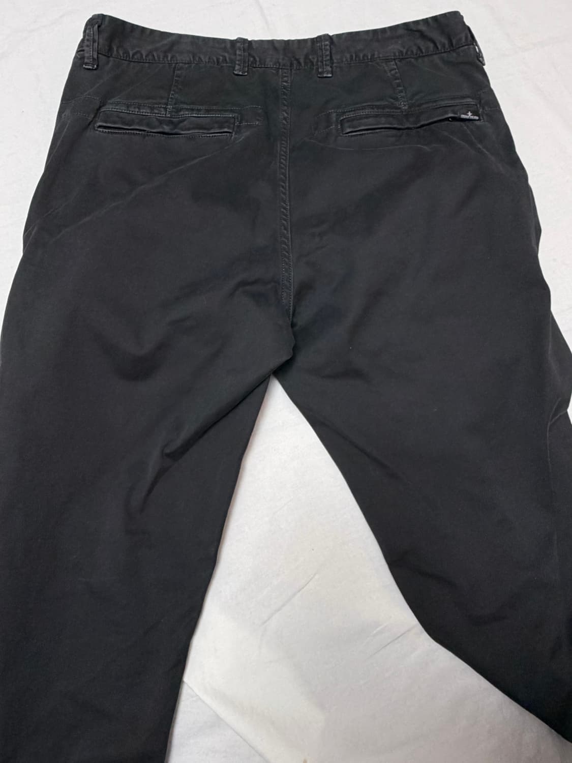 19FW 스톤아일랜드 컴파스 자수 코튼 팬츠 블랙 상품이미지5