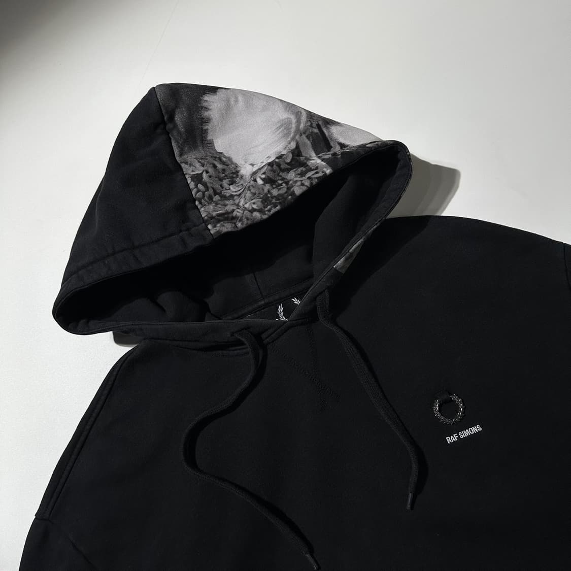 라프시몬스 x 프레드페리 시그니처 로고 후드  상품이미지6