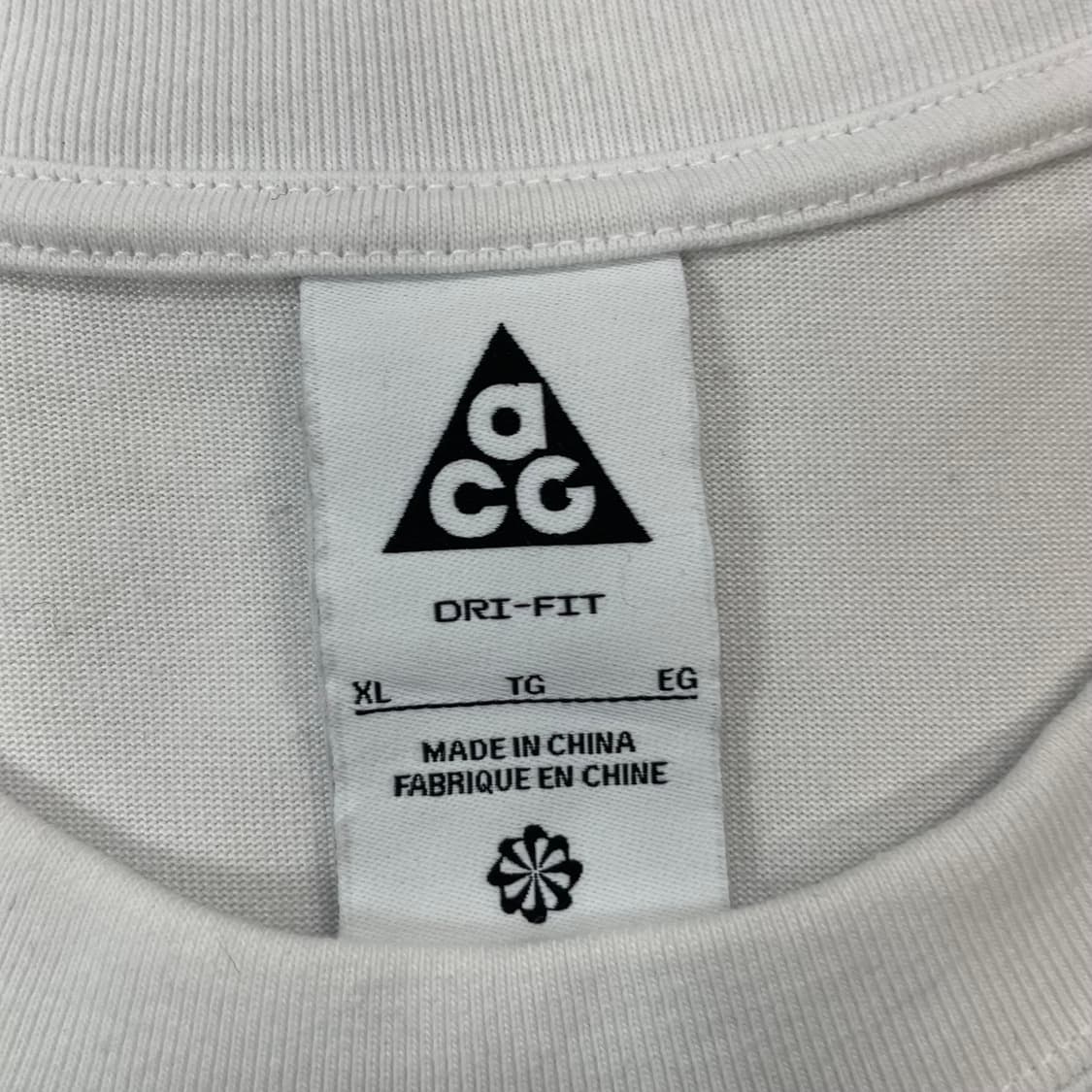 나이키 ACG 드라이핏 반팔티 화이트 상품이미지3