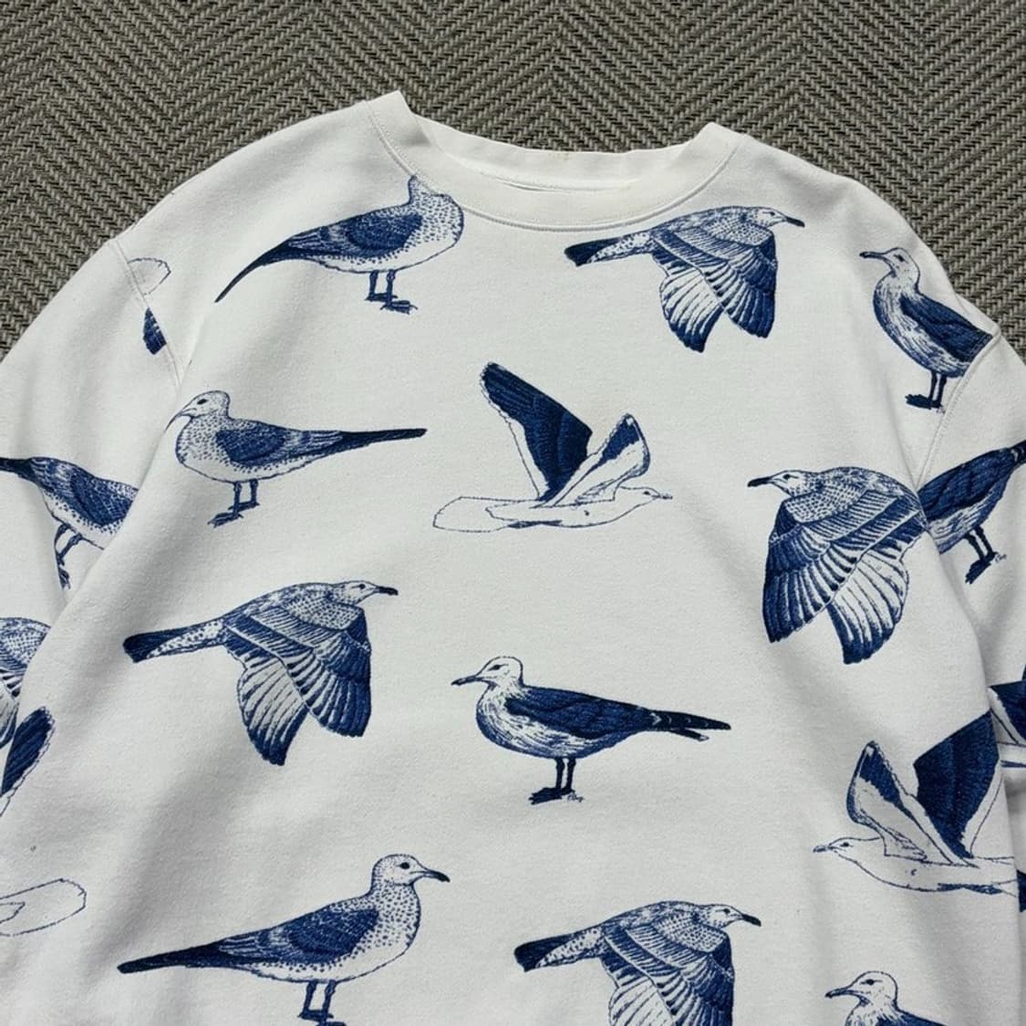 오베이 프로파간다 그래픽패턴 맨투맨 v2625 상품이미지3