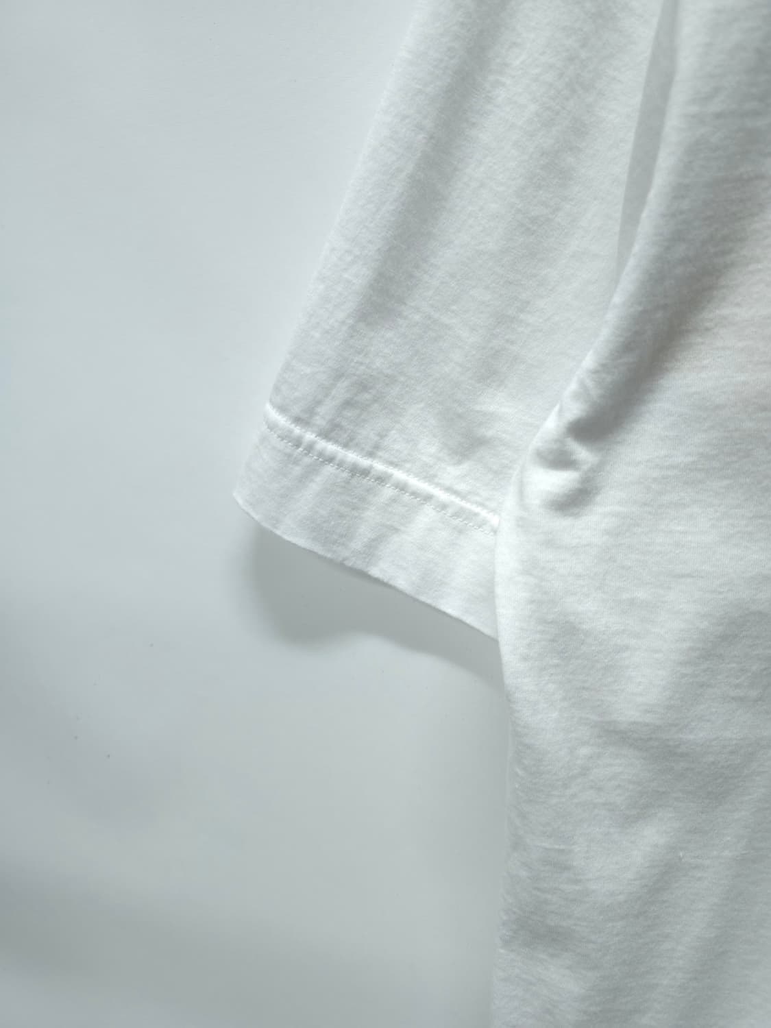 펜디 백 버그 아이즈 멀티 스트라이프 라운드 반팔 티셔츠 (XL) 상품이미지9