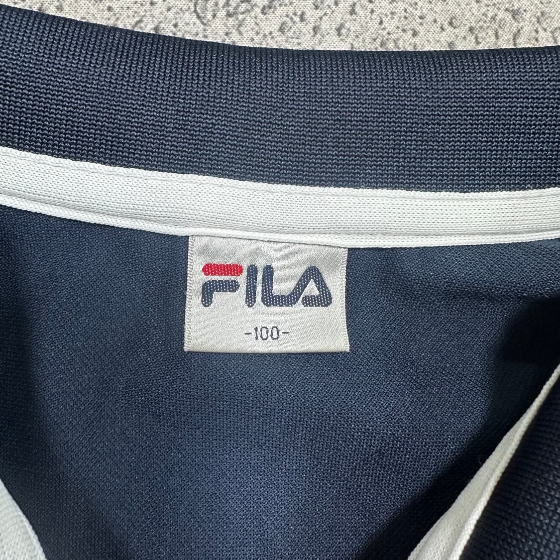 ✨ (만원 빈티지) 휠라 네이비 카라 롱슬리브 상품이미지3