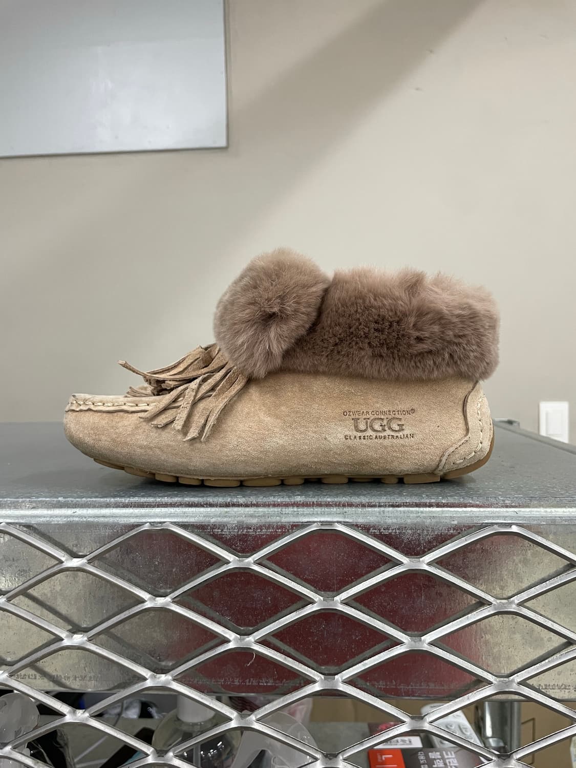 어그 오즈웨어 태슬 양털 모카신 220 상품이미지1