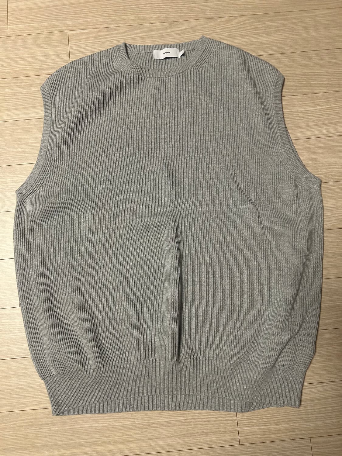 그라프 페이퍼 베스트 2사이즈 팝니다. 상품이미지1