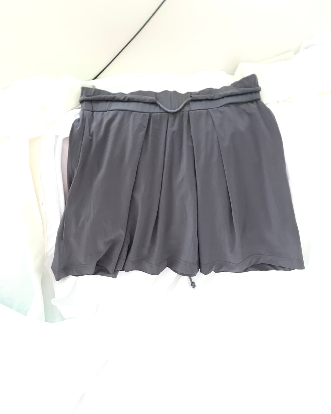 Greyish big pleats pintuck strap skirt 상품이미지2