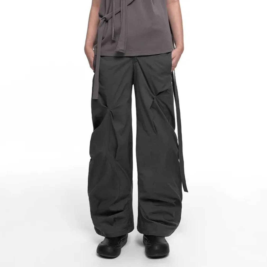 나체 DISTORTED DRAPING PANTS 차콜 상품이미지3