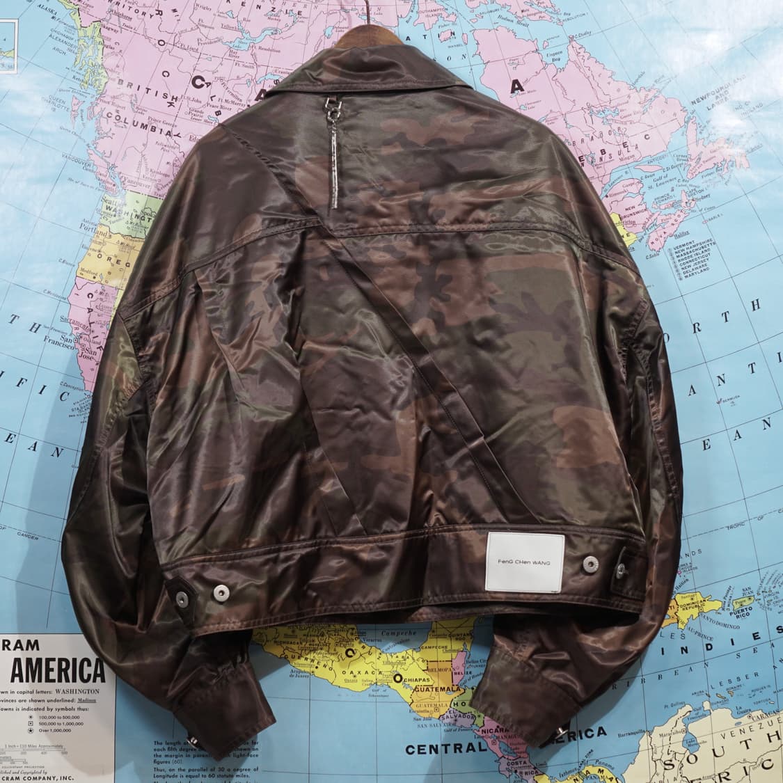 펑첸왕 카모플라쥬 플리츠 자켓 상품이미지5