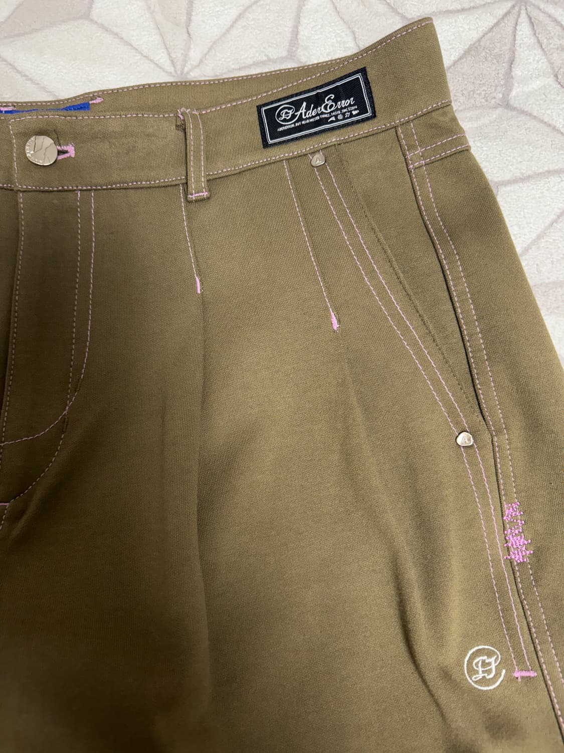 아더에러 브라운 색상 치노팬츠 A5 커브드 상품이미지3