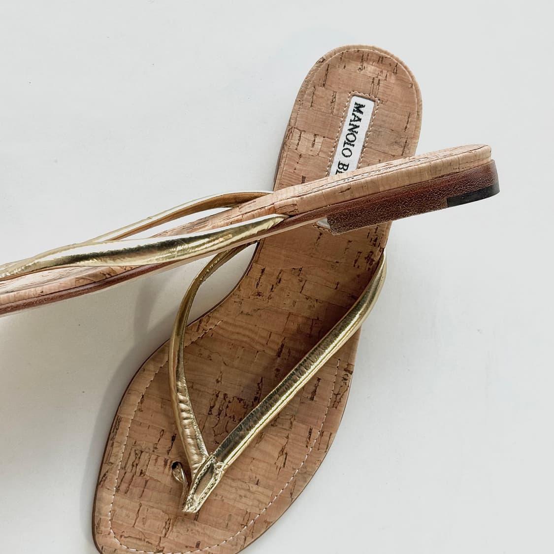 마놀로 블라닉 메탈릭 플립 플랍 상품이미지2