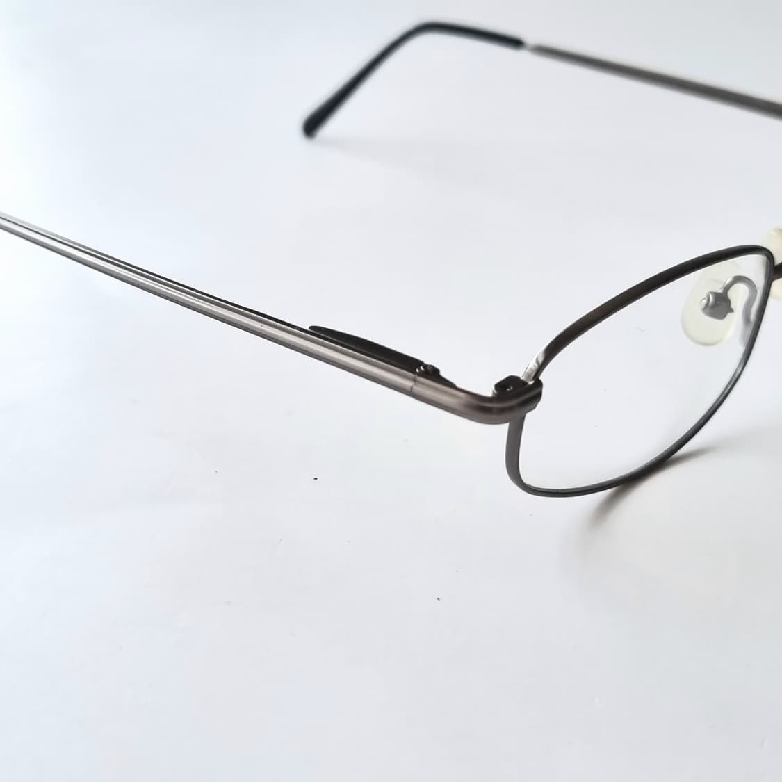 데드스탁 긱시크 무드 슬림  타원형 메탈 안경테 654 상품이미지6
