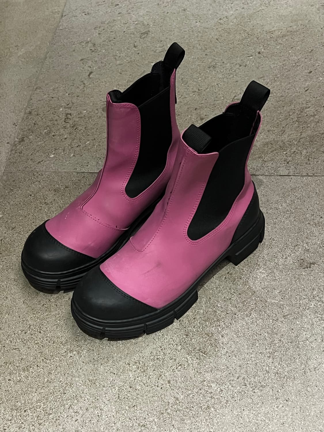 Ganni 가니 리사이클 러버 첼시 부츠(핑크) 상품이미지1