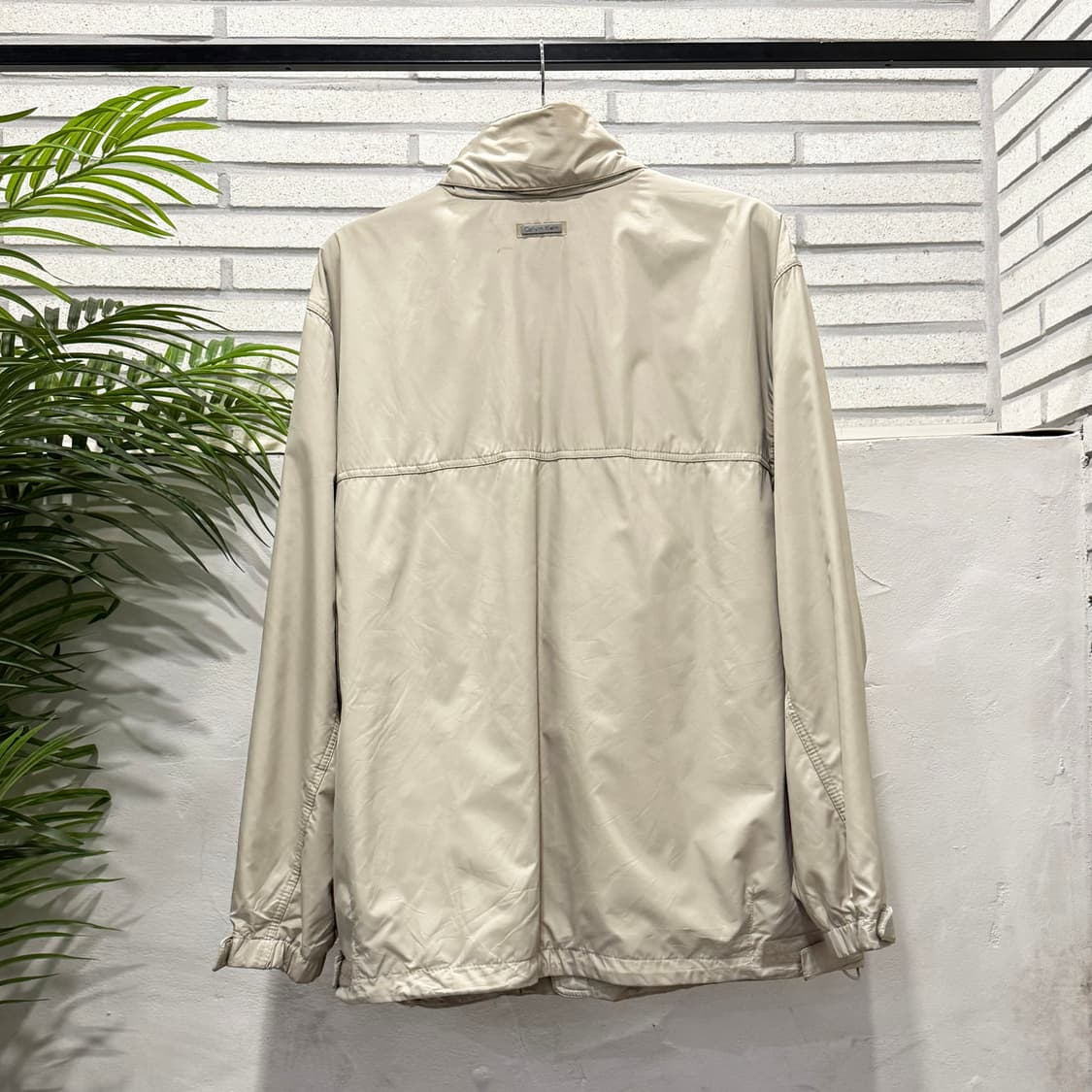 Calvin Klein 캘빈클라인 풀집업 윈드브레이커 후드내장 디테일 상품이미지2