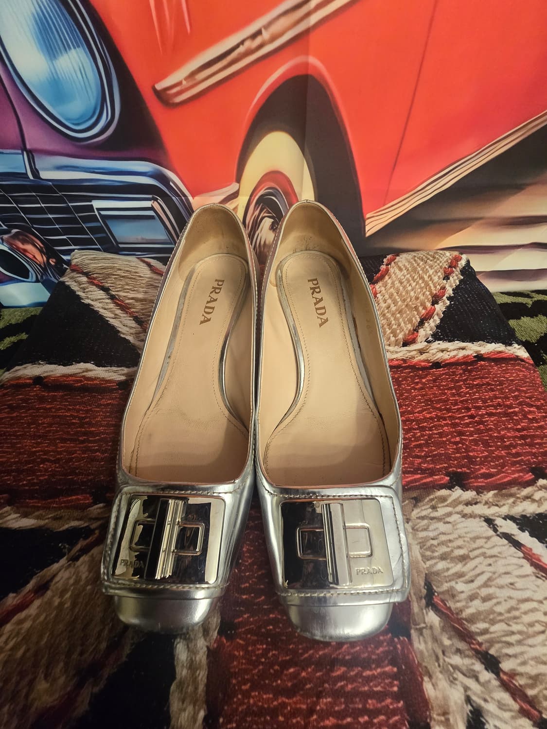 프라다 PRADA 실버 페이턴트 가죽 슬링백 펌프스 상품이미지3