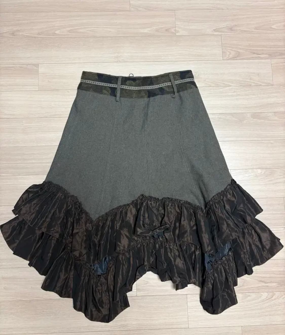 브라운 카키 믹스드 프릴 스커트 상품이미지2