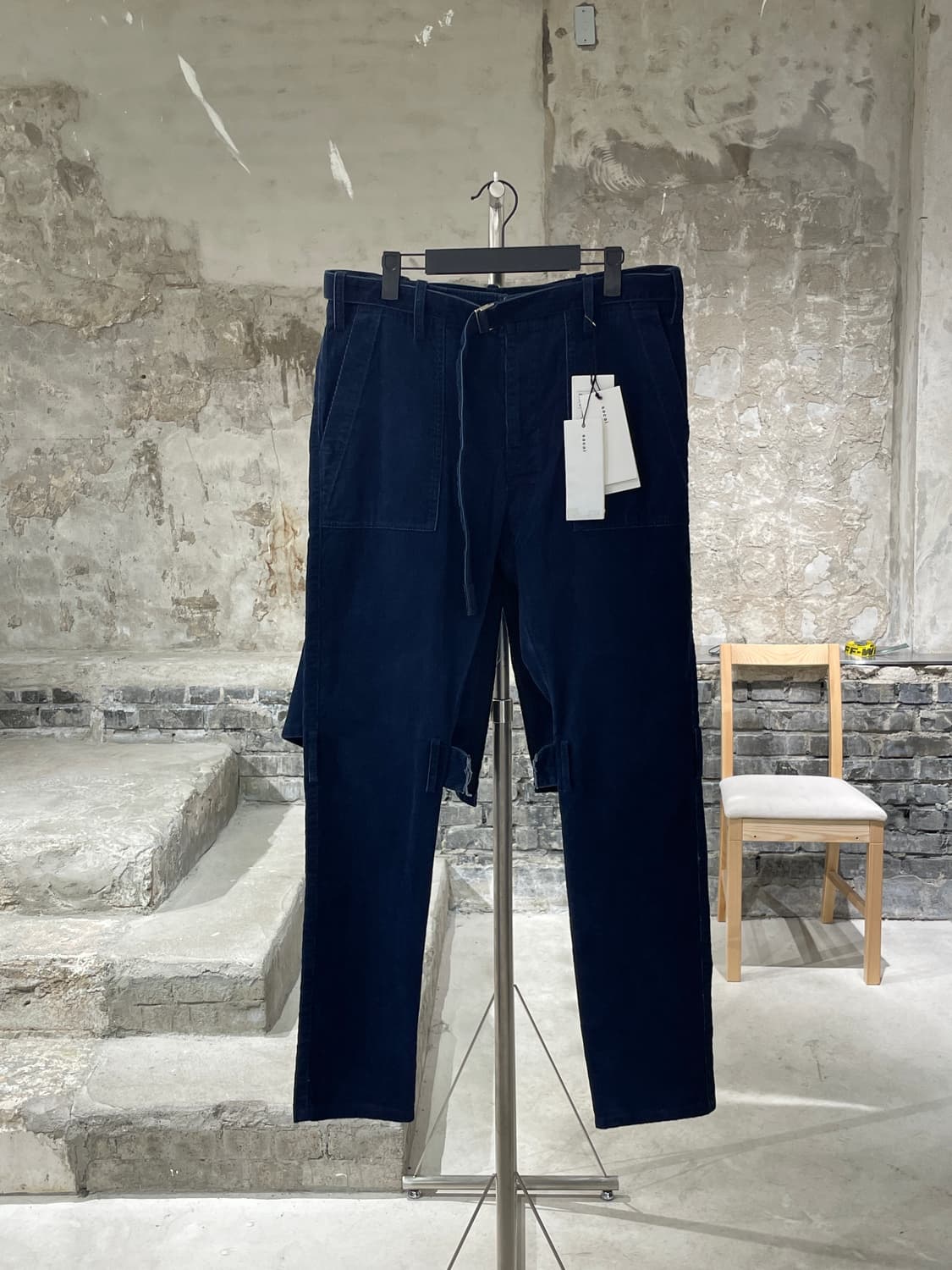 사카이 19A/W 네이비 아프론 코듀로이 팬츠 상품이미지1