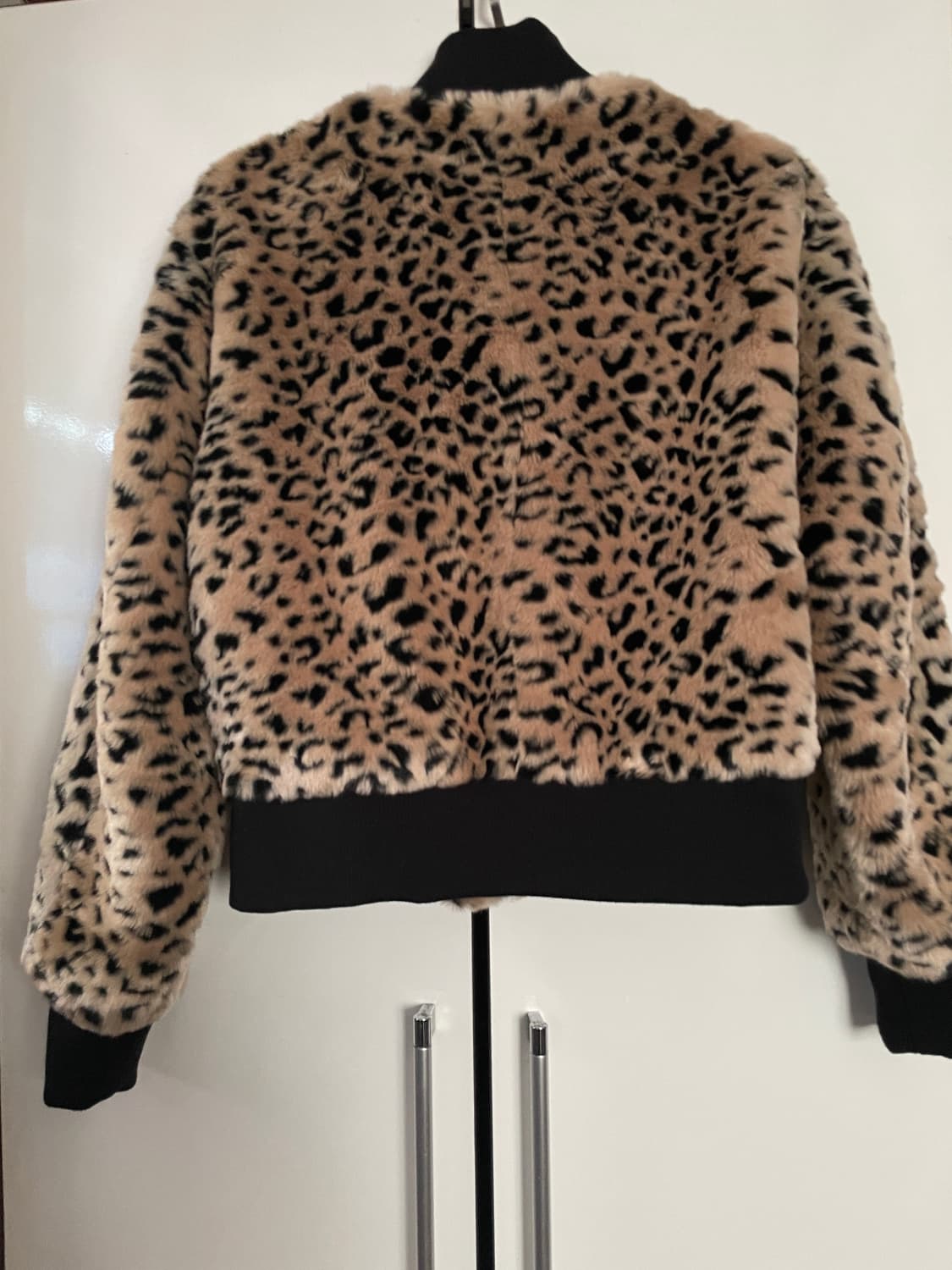 로켓런치 레오파드 페이크 퍼 봄버 자켓S 상품이미지4