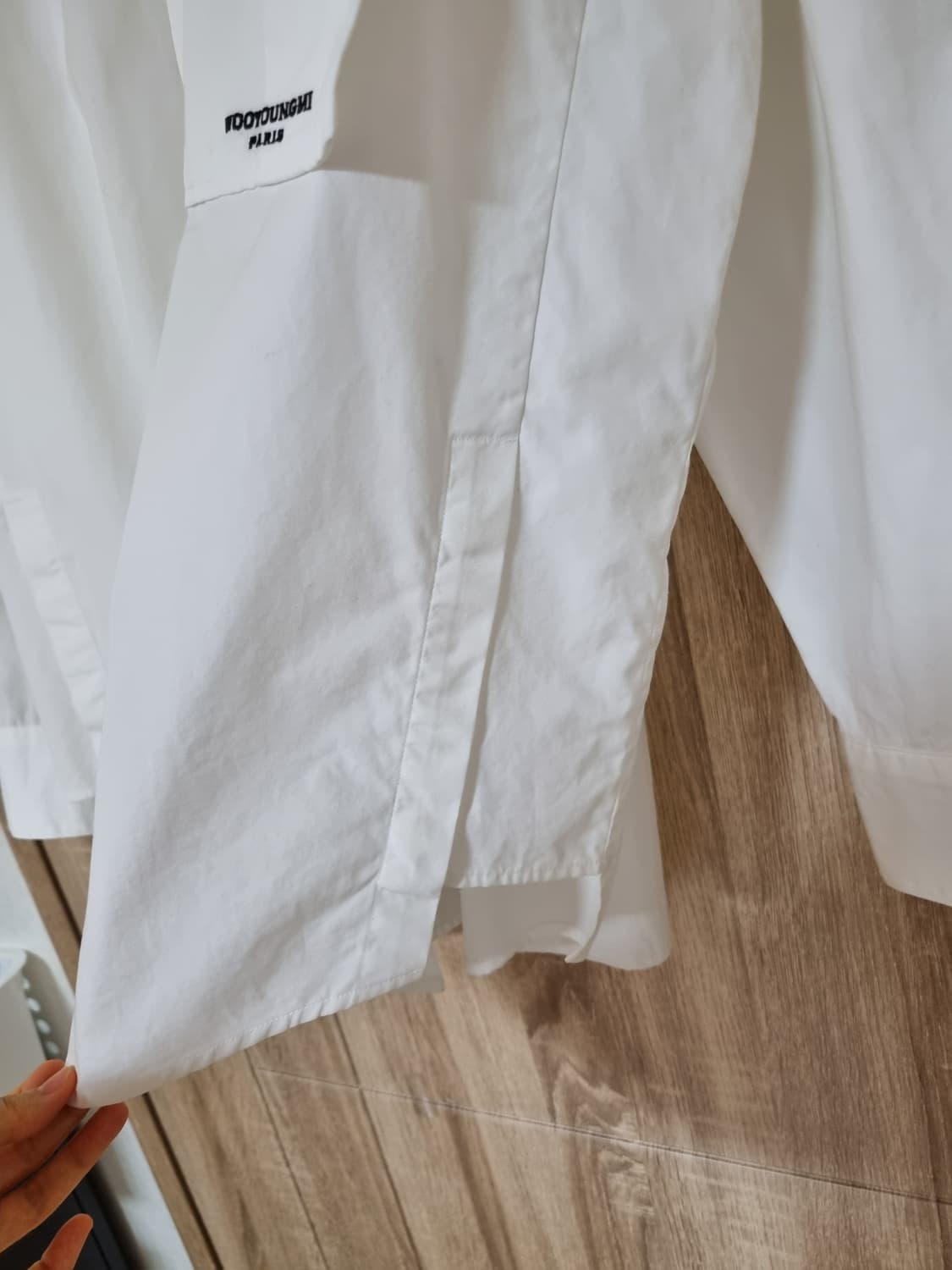 우영미 백로고 셔츠  상품이미지4