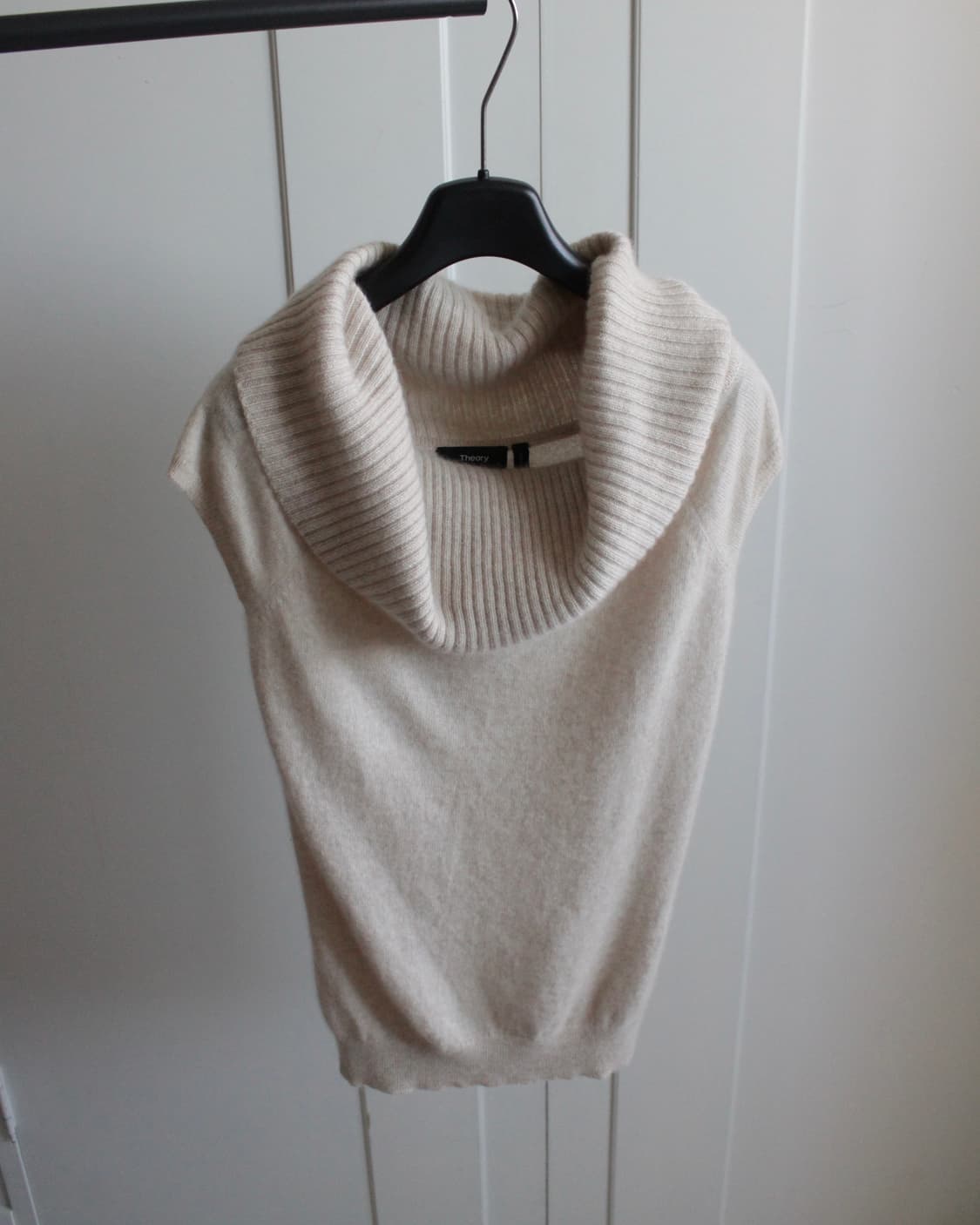 Theory cashmere off-shoulder top 상품이미지6