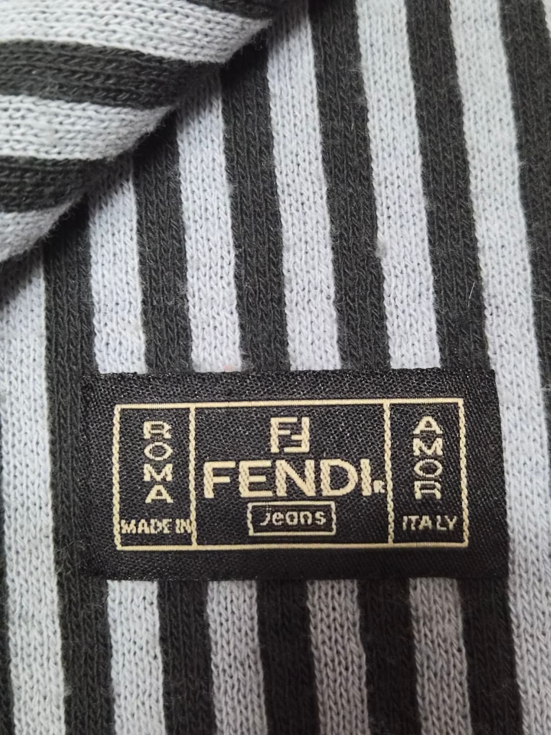 (정품) 펜디 주카 목도리 회색 (명품 여자 머플러 스카프 숄) 상품이미지2