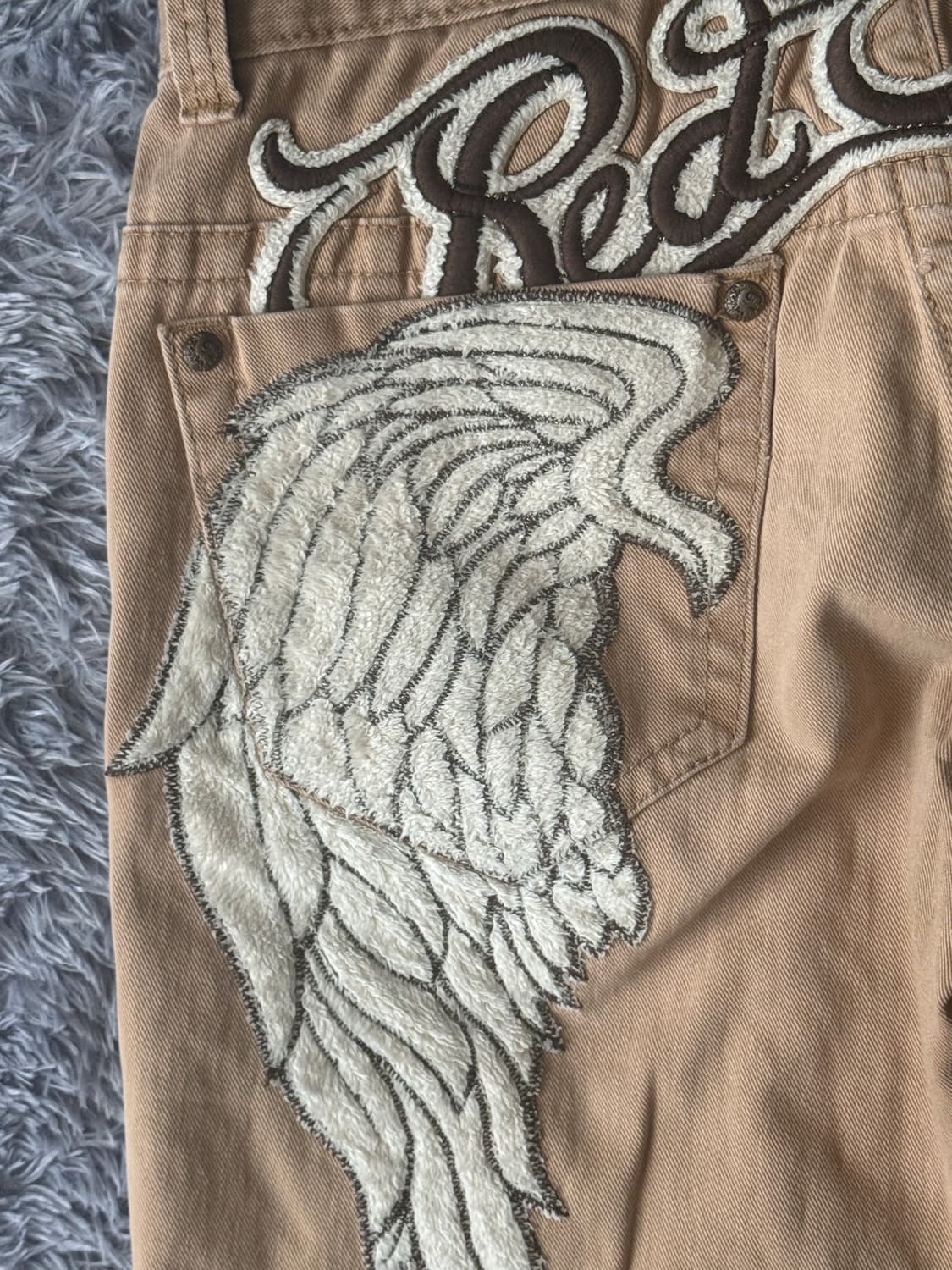 레드페퍼 Y2K 날개 자수 베이지 팬츠 상품이미지2