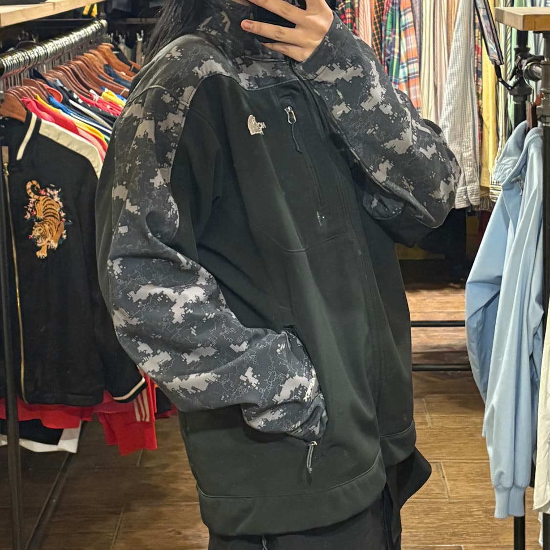[HI] 노스페이스 디지털 카모 바람막이 블랙 상품이미지4
