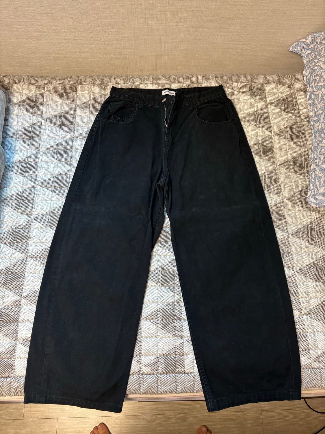 밀로 아카이브 리플렉트 커브드 팬츠 상품이미지4