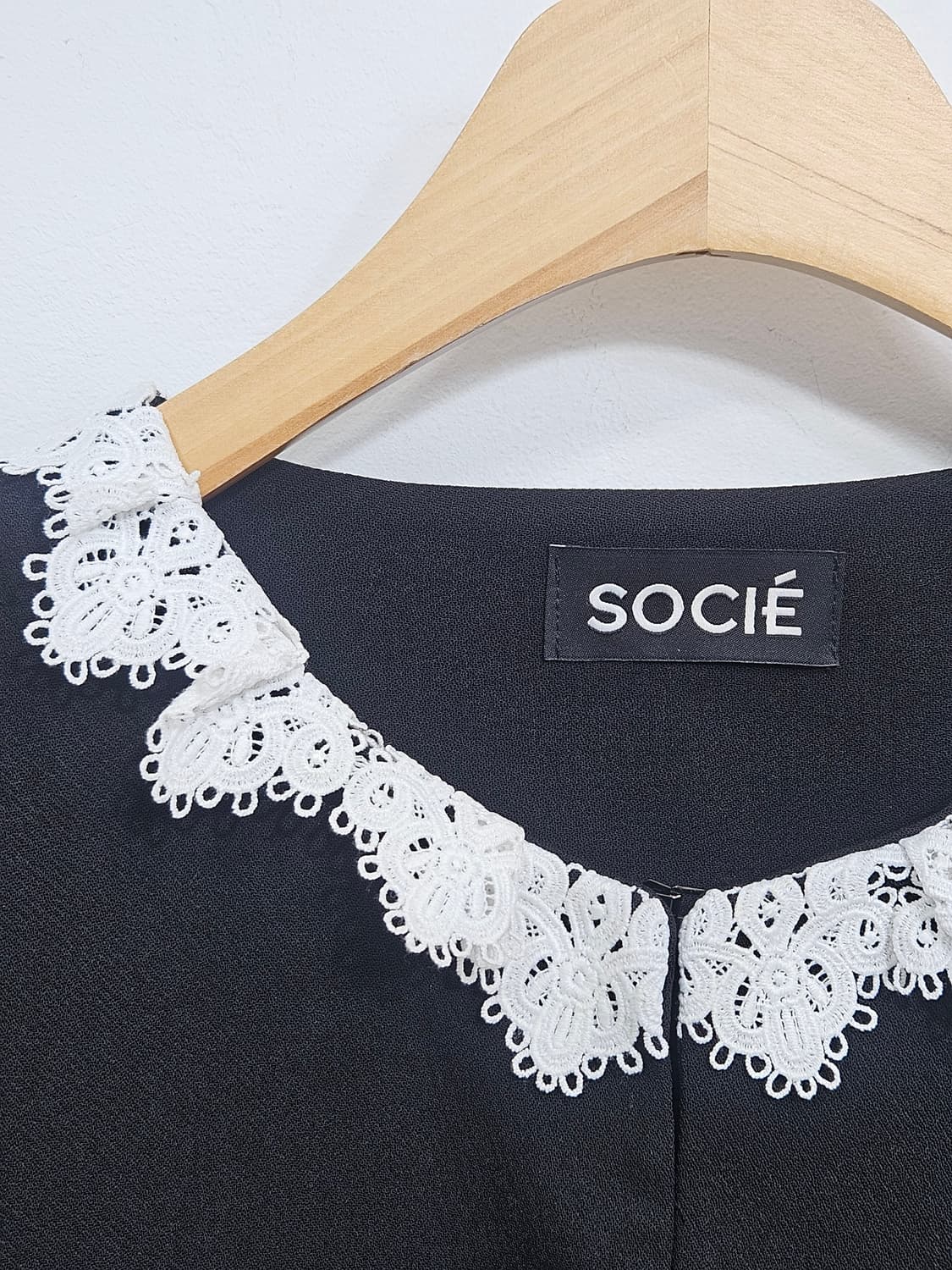 쏘시에(Socie) 라운드 레이스 카라 자켓 상품이미지2