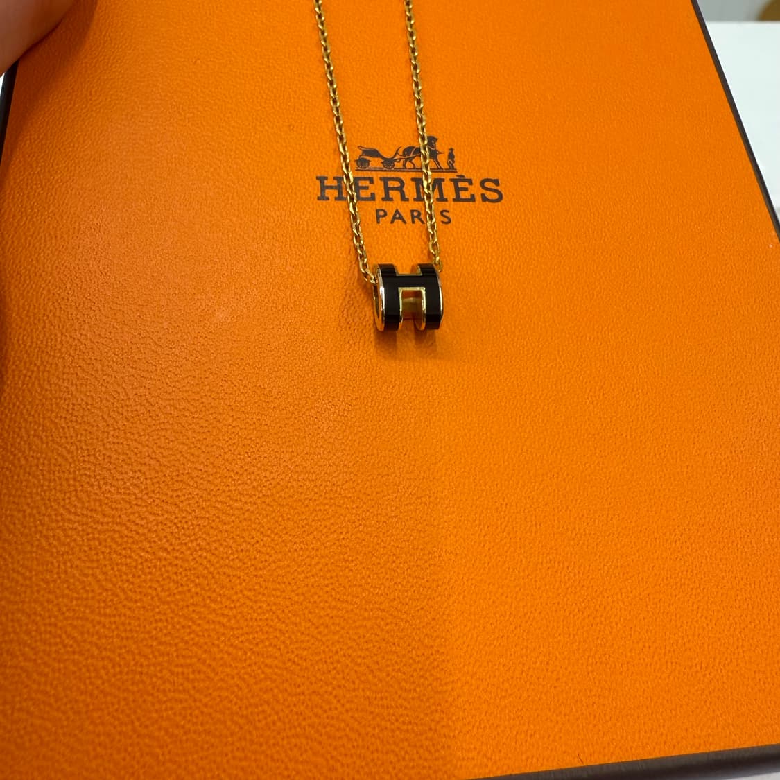 에르메스 미니 팝아슈 목걸이 블랙 골드 상품이미지5
