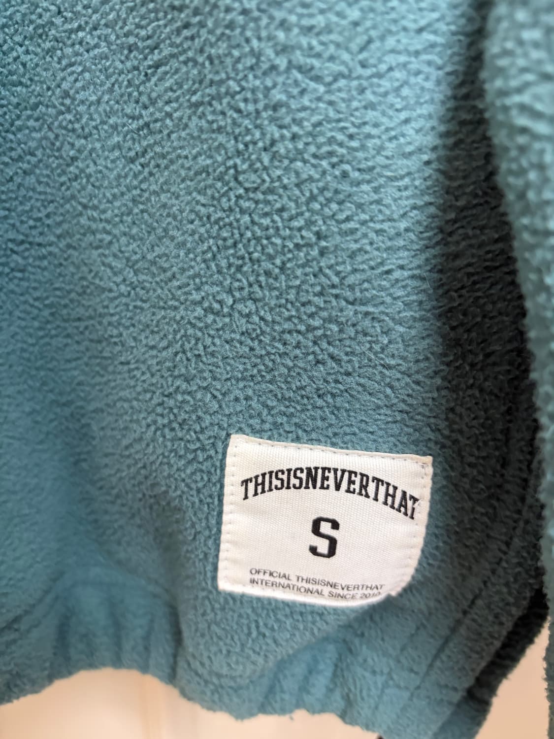 디스이즈네버댓 플리스 후드 풀오버 그린 상품이미지3