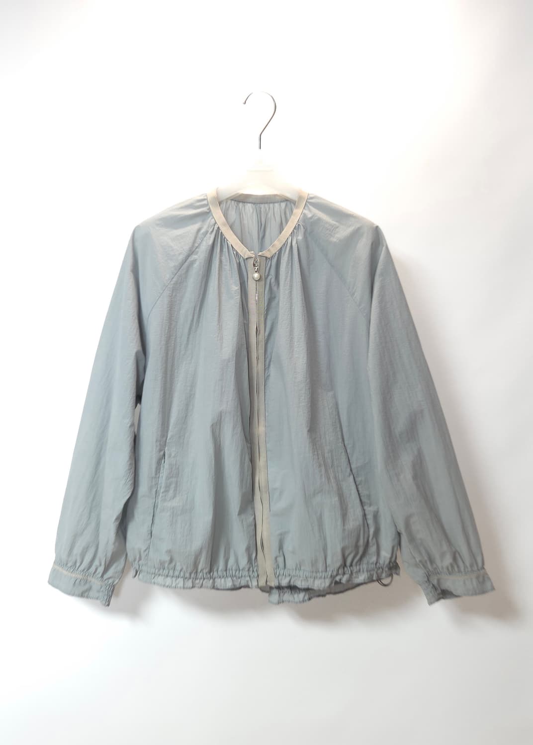 한섬 래트바이티 진주 포인트 바람막이 점퍼 S 사이즈 상품이미지1