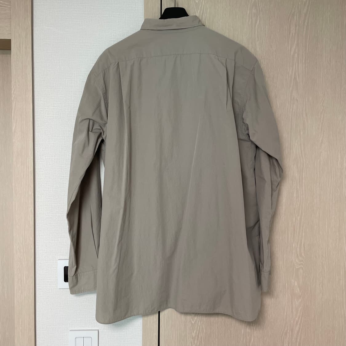 나나미카 윈드셔츠 라이트 타우페 XL 상품이미지2