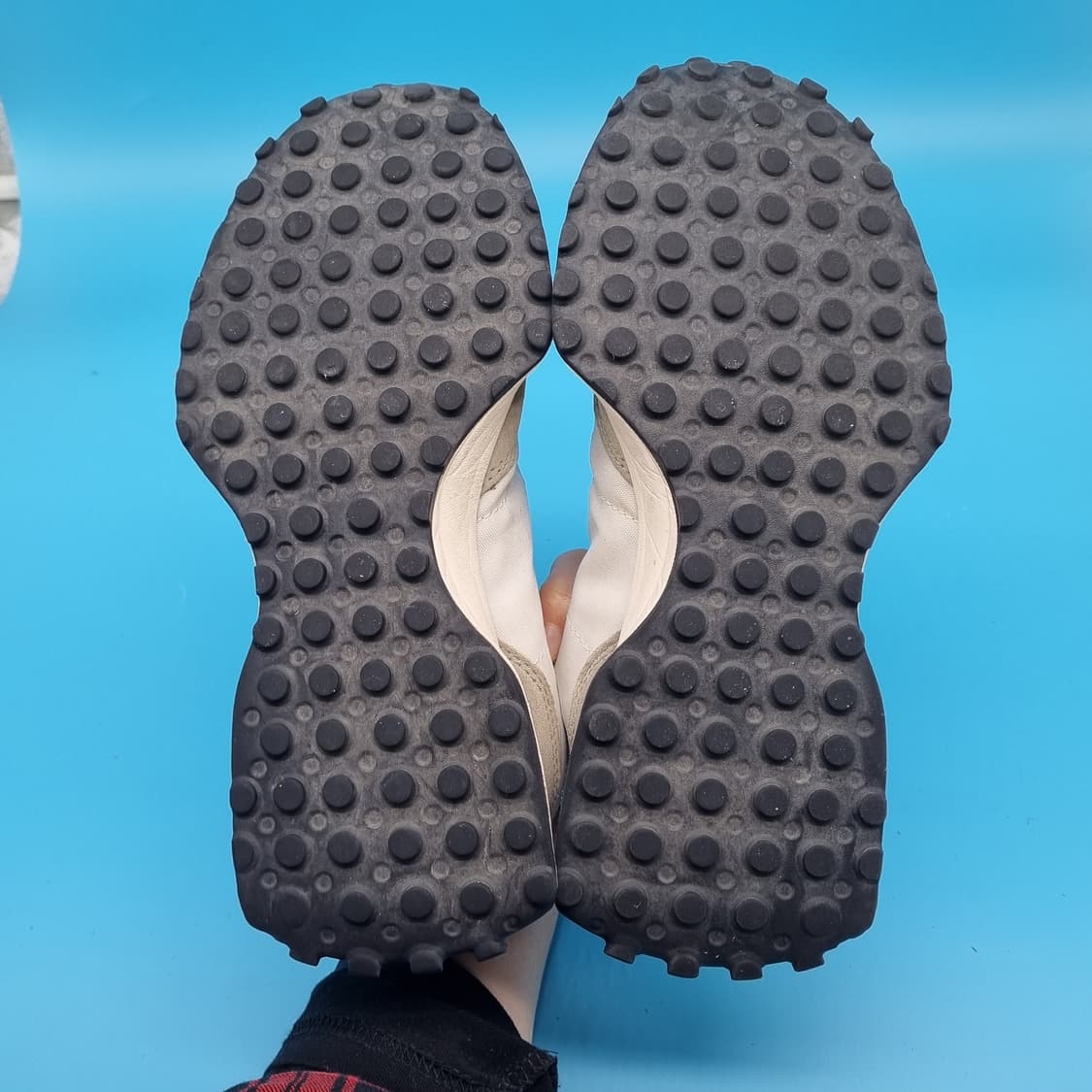 o 뉴발란스 327 그레이 운동화 255 상품이미지3