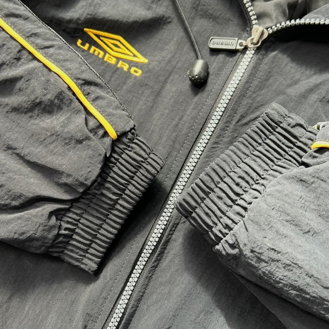 엄브로 올드스쿨 바람막이 점퍼 셋업 상품이미지4