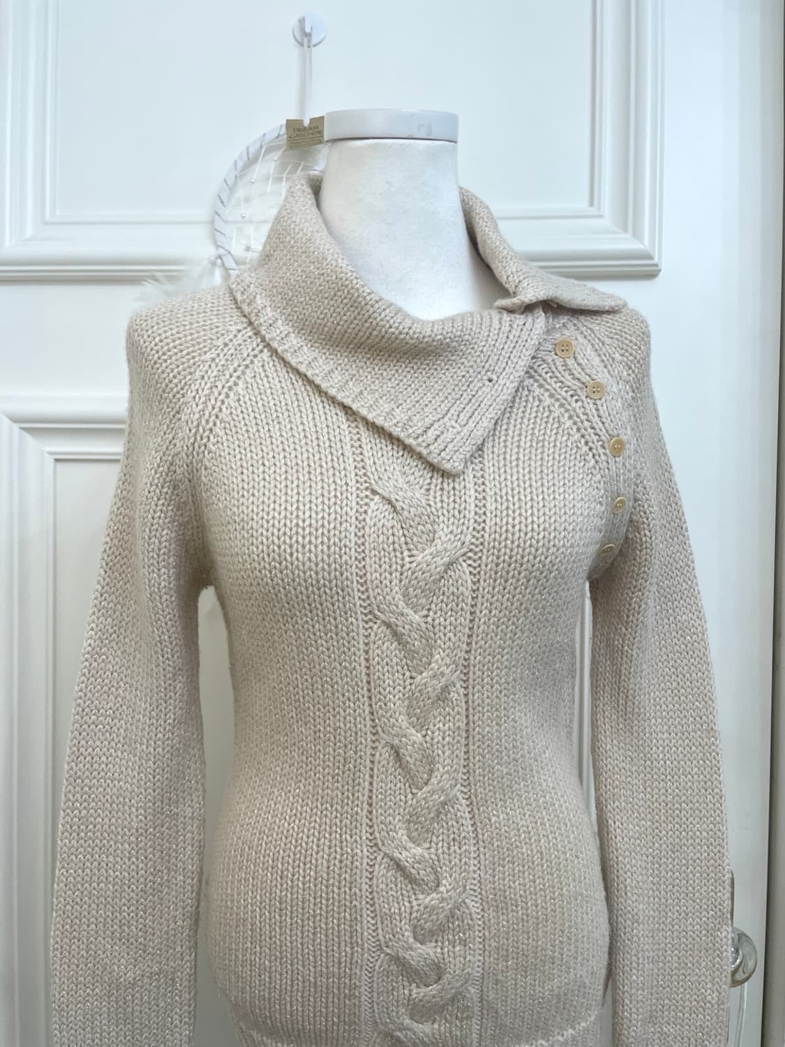 beige ivory glitter diagonal turtle-neck 상품이미지5