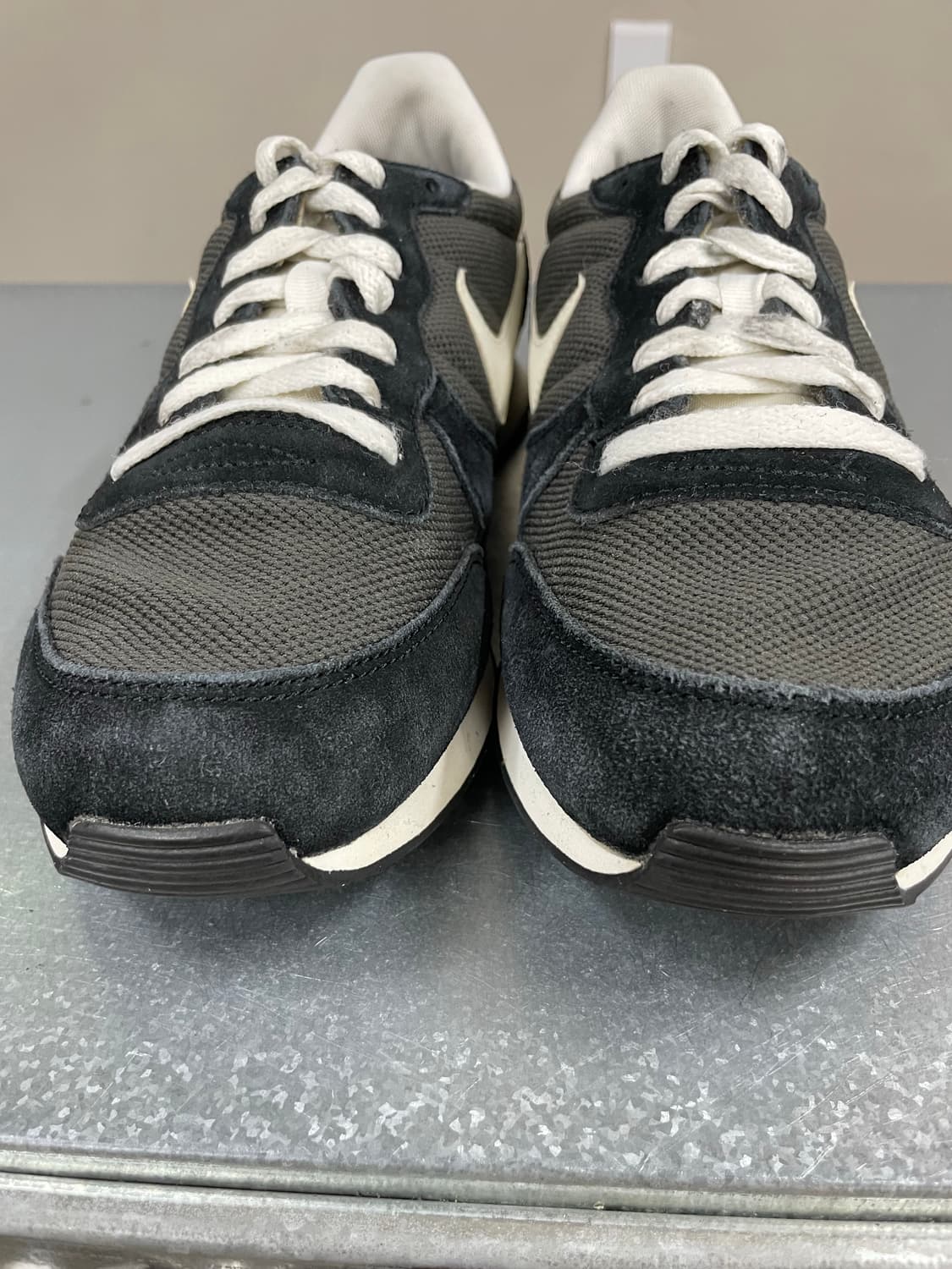 나이키 인터내셔널리스트 블랙 화이트 255 상품이미지7