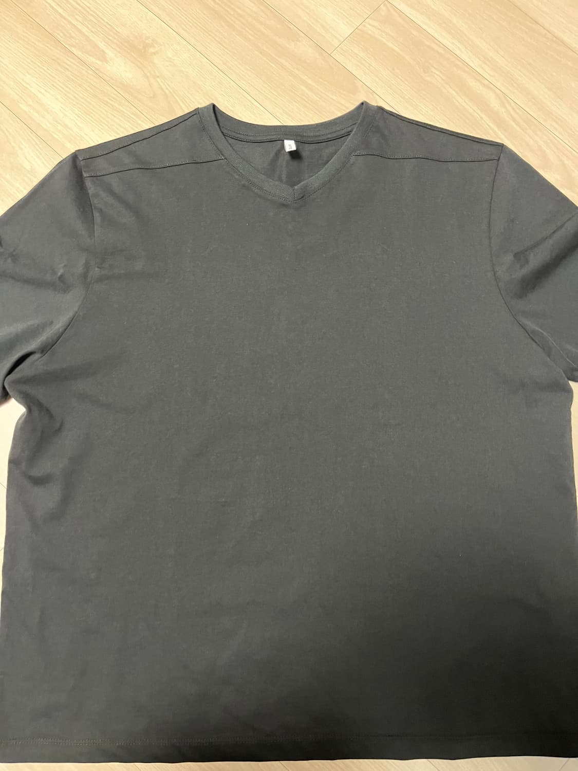 에피센터 투어리스트 mono v neck(black) L size 상품이미지2