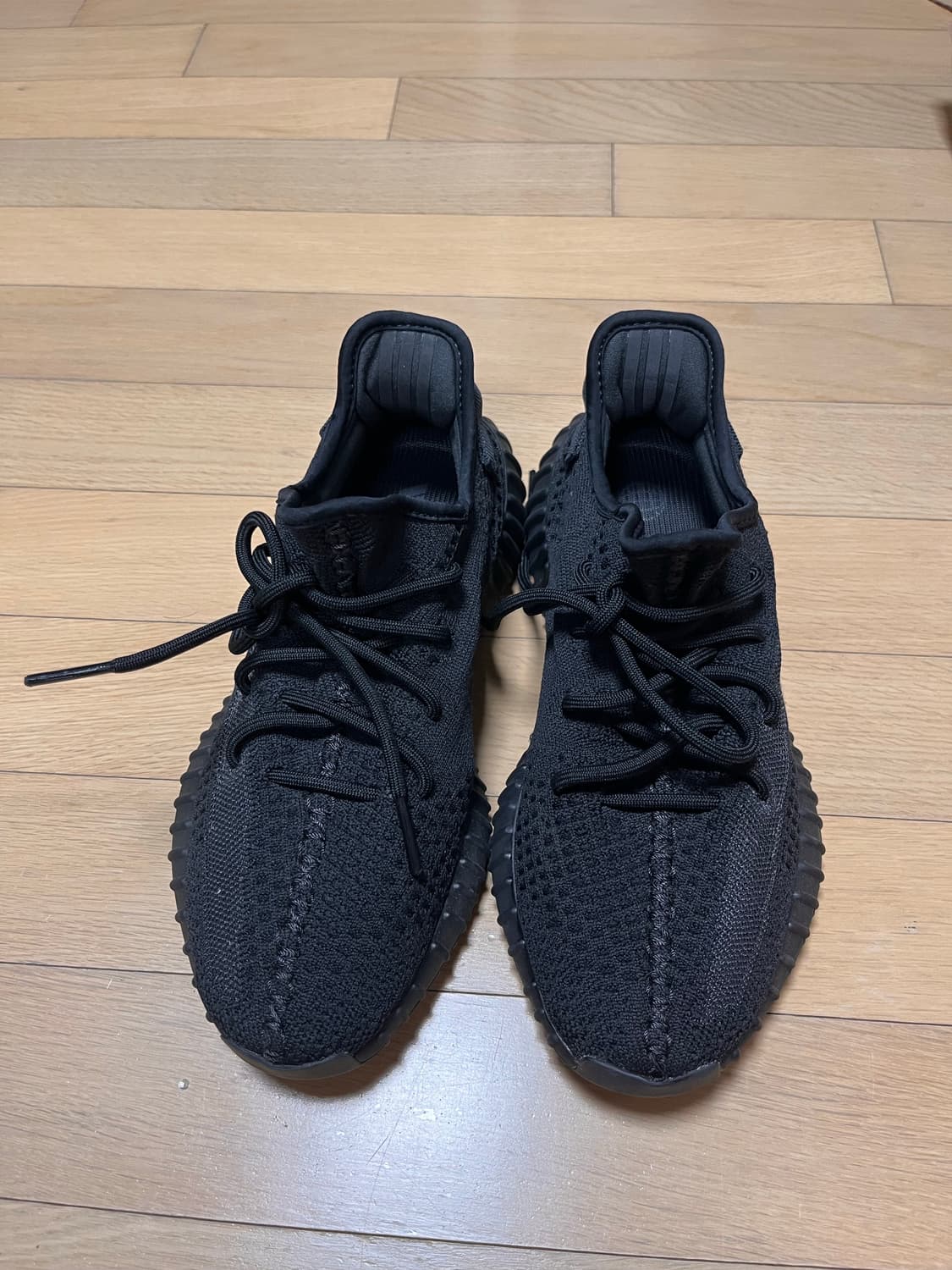 이지부스트 350 v2 오닉스 상품이미지2